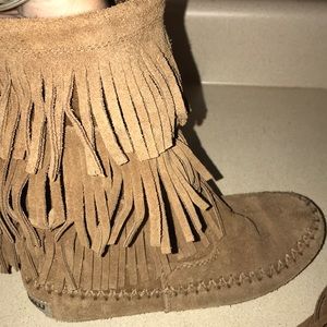 Makalu fringe boots